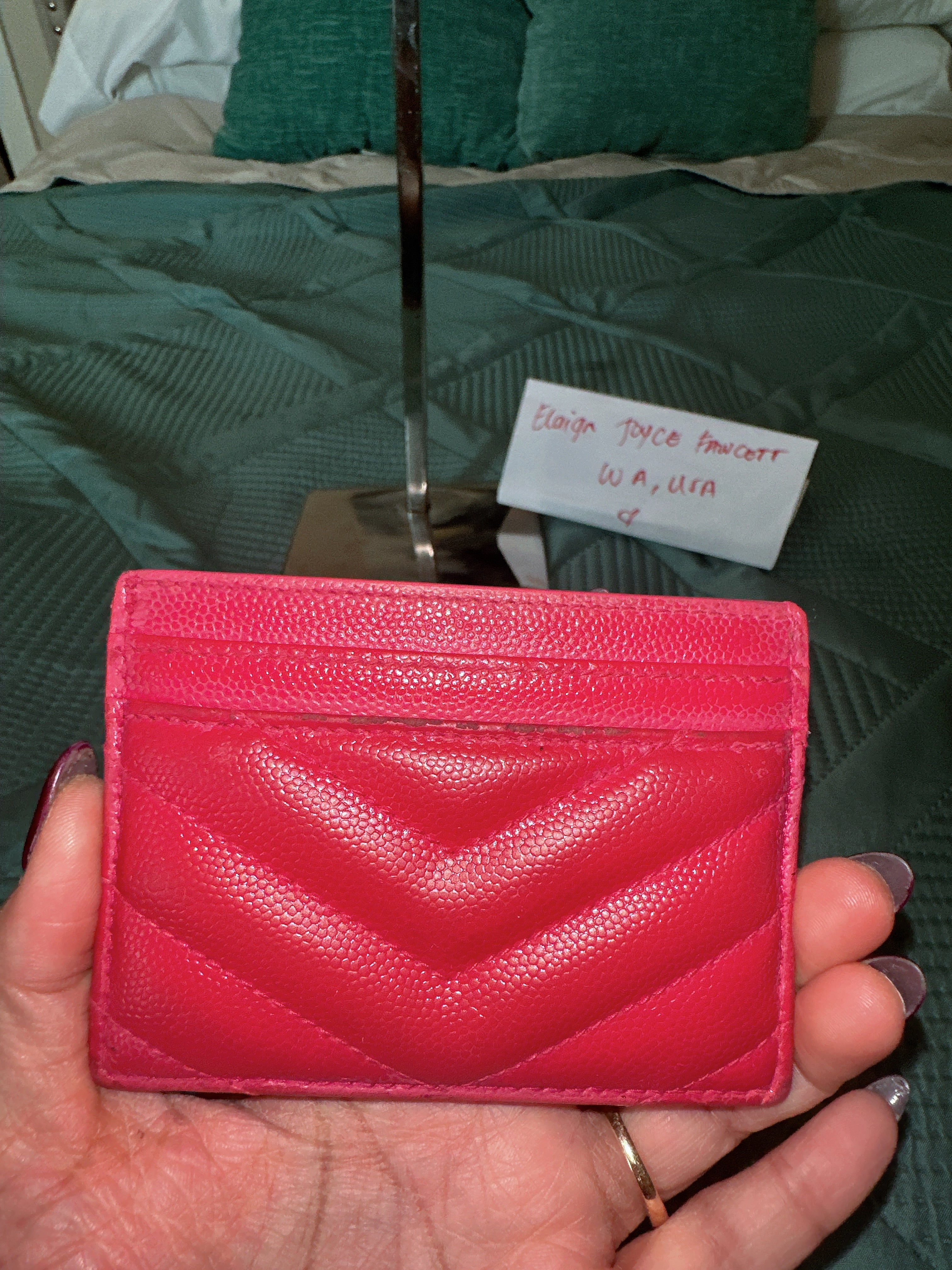 Card holder image 3