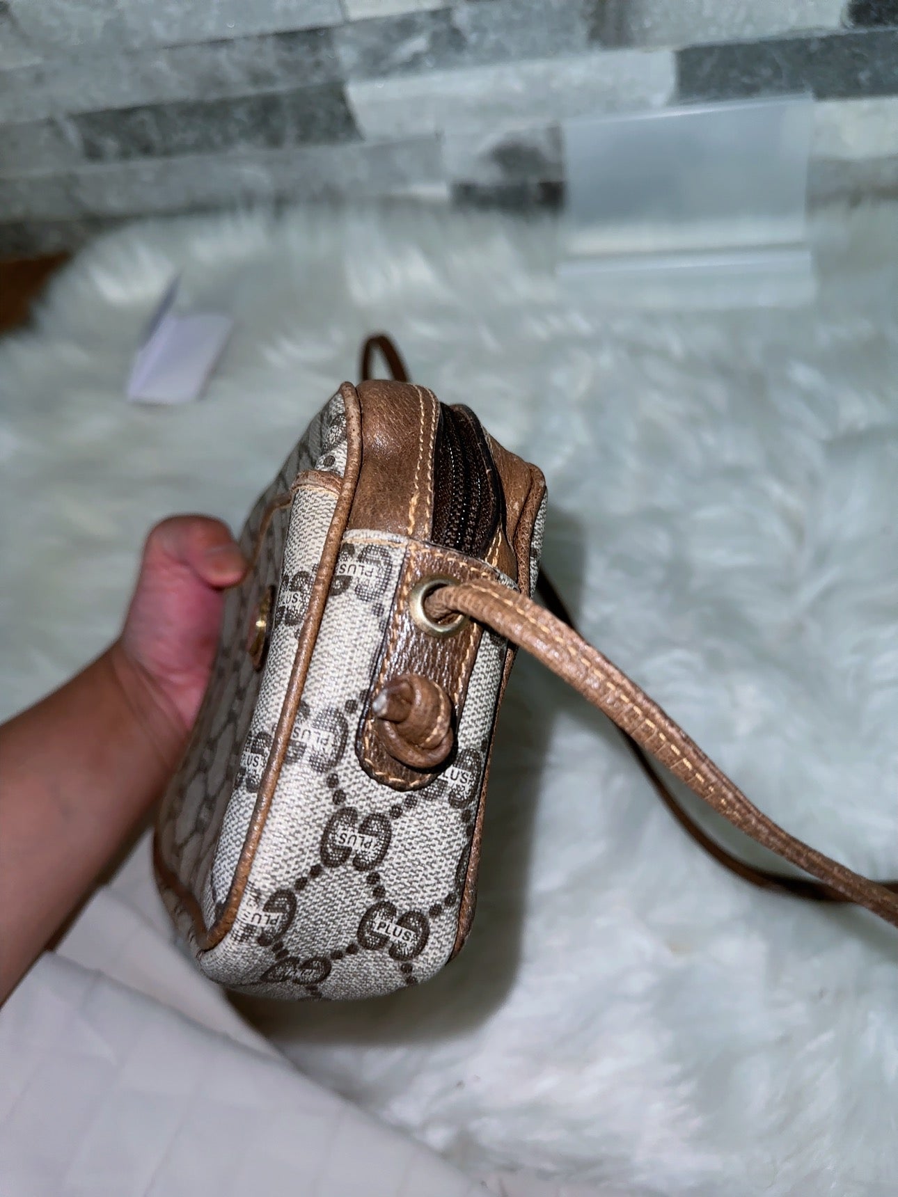 Gucci plus vintage crossbody image 2