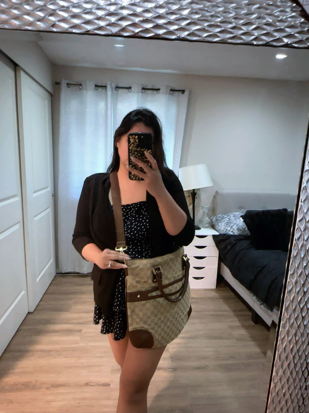 Monogram 2 way image 3