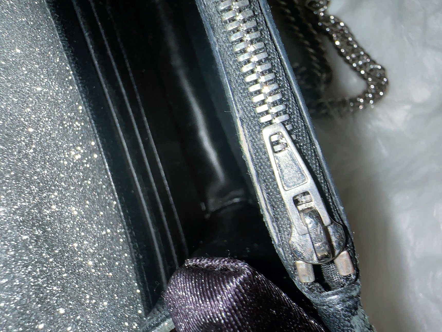 Glitter Logo Matelasse BB Wallet On image 10