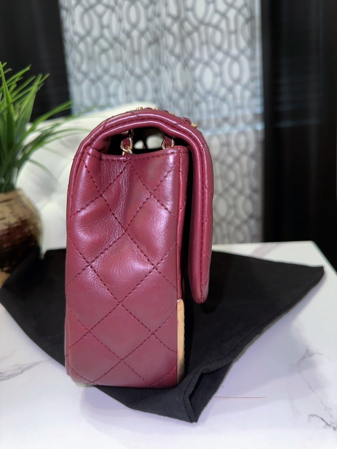 Rock the corner flap bag