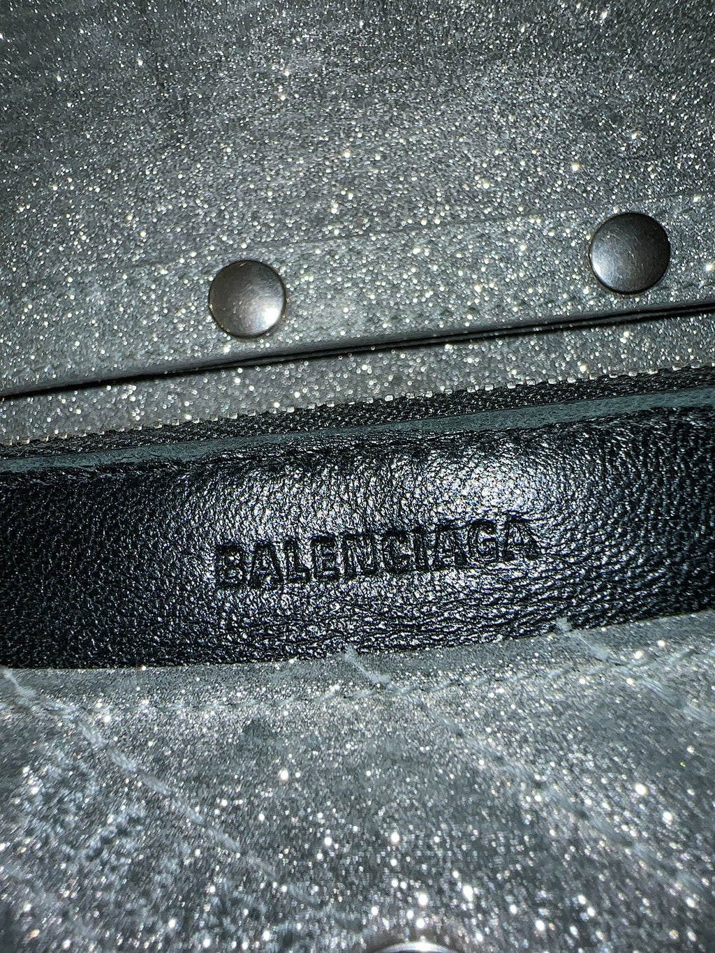 Glitter Logo Matelasse BB Wallet On image 9
