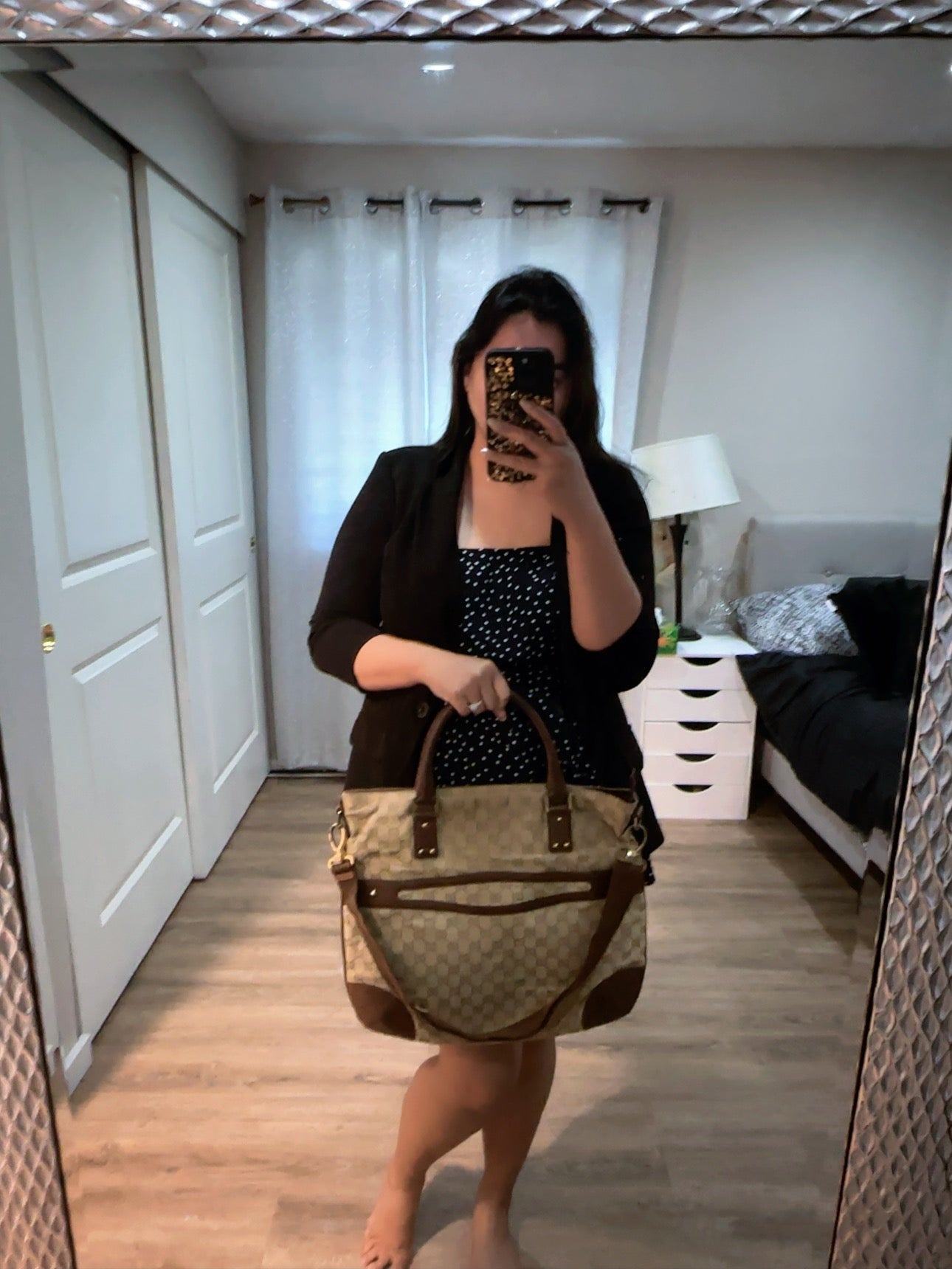 Monogram 2 way image 4