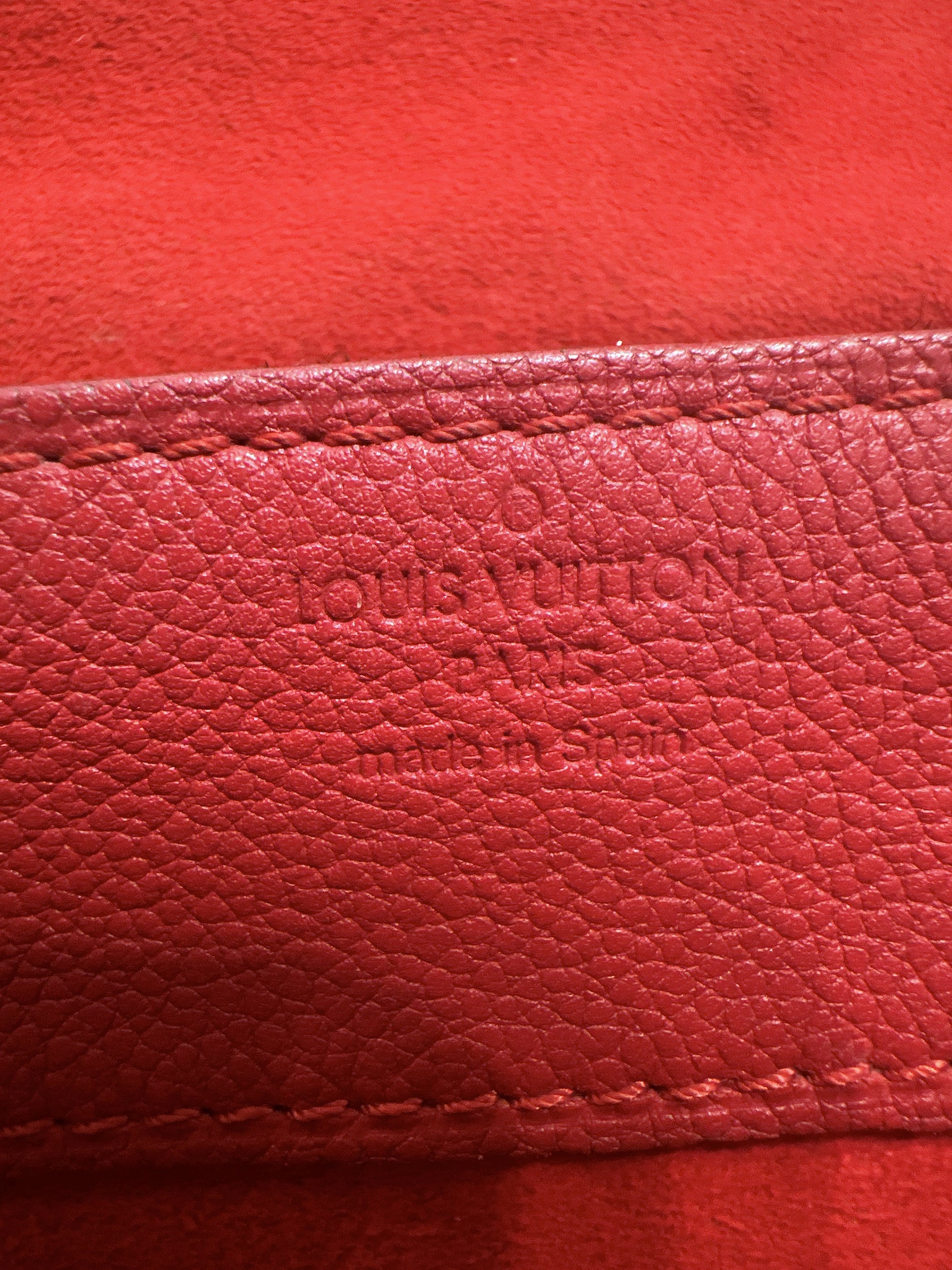 Pallas monogram chain image 1