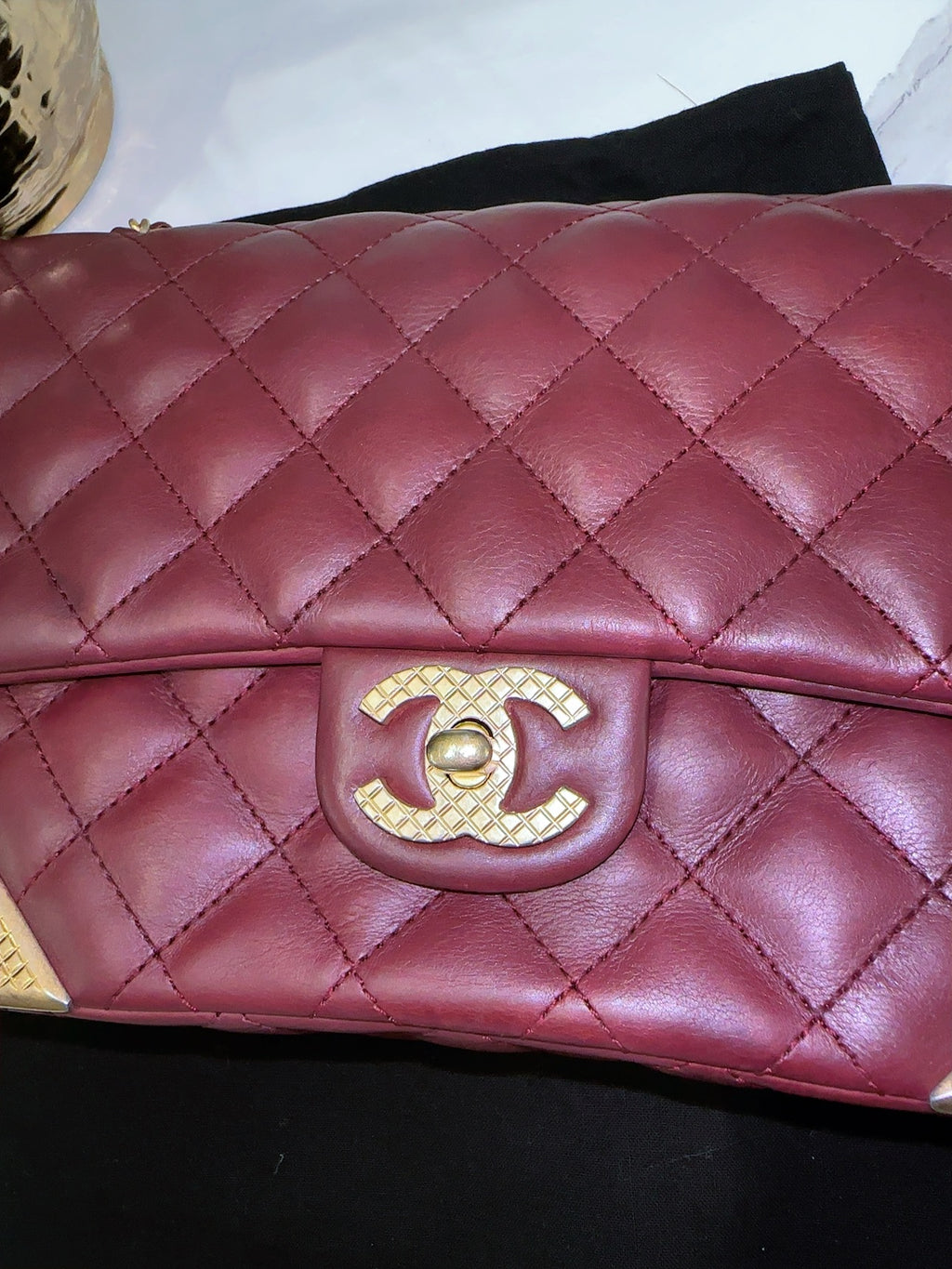 Rock the corner flap bag