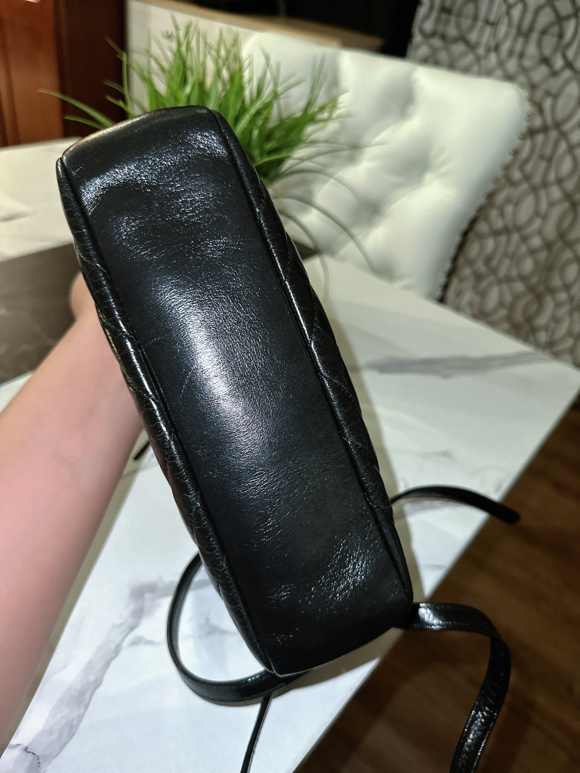 Lou Distress Skin camera bag image 8