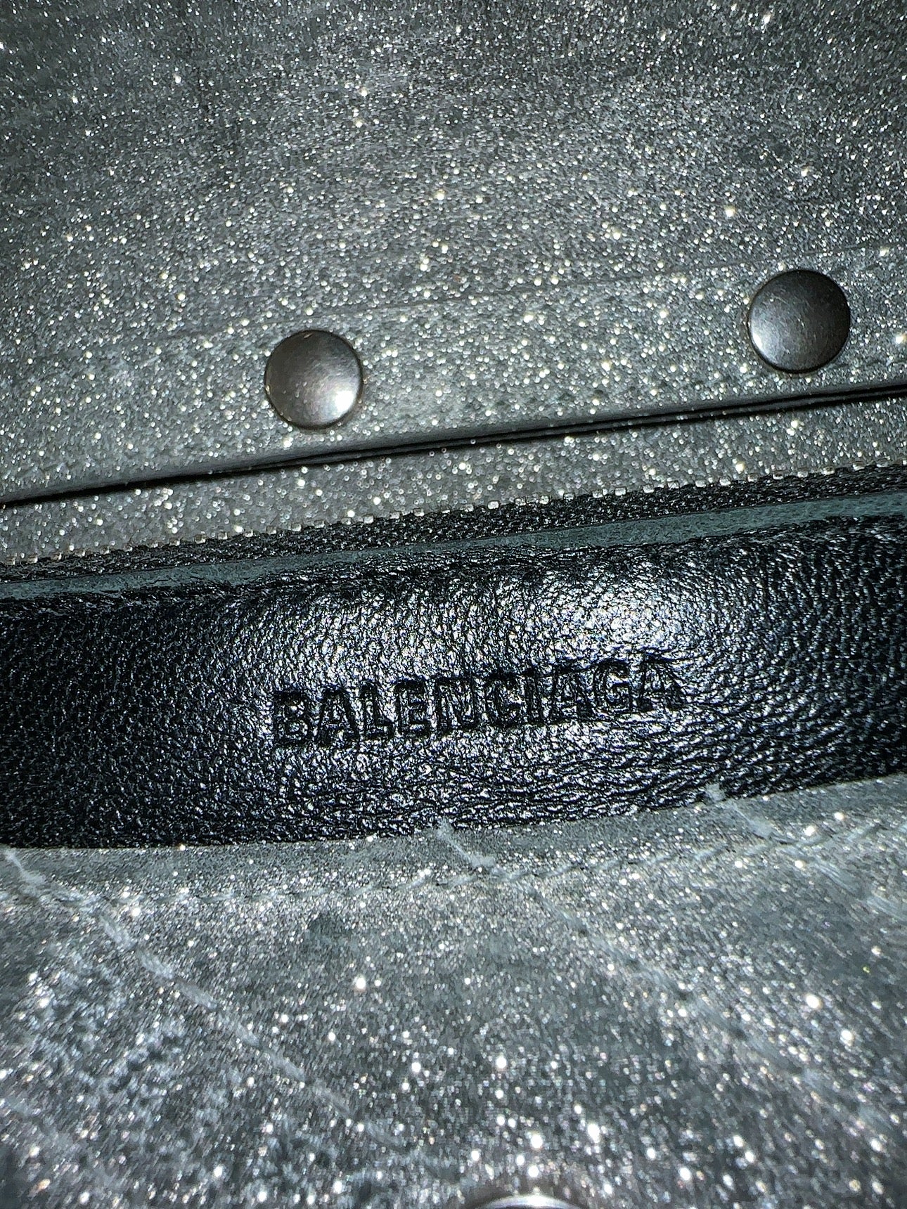 Glitter Logo Matelasse BB Wallet On image 9