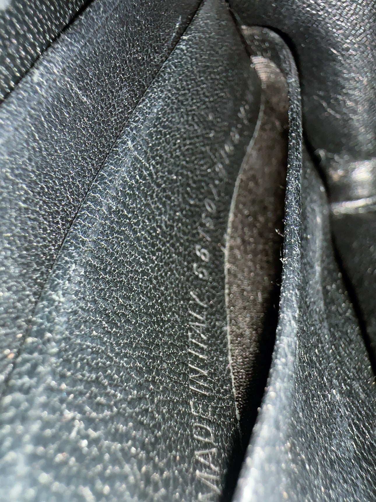 Glitter Logo Matelasse BB Wallet On image 12