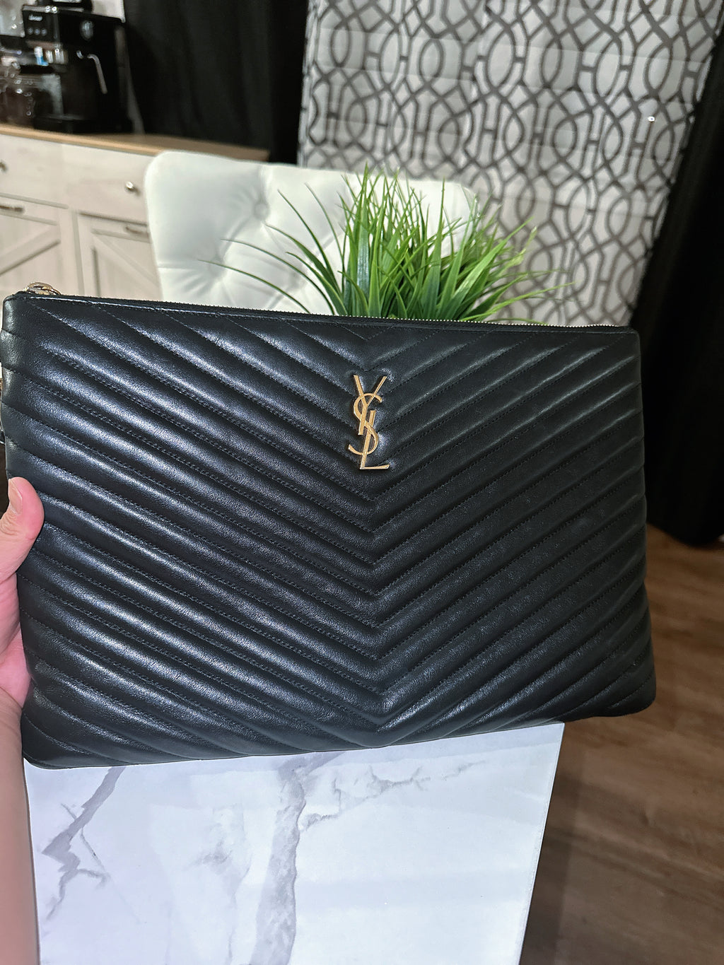 Cassandre Clutch image 7