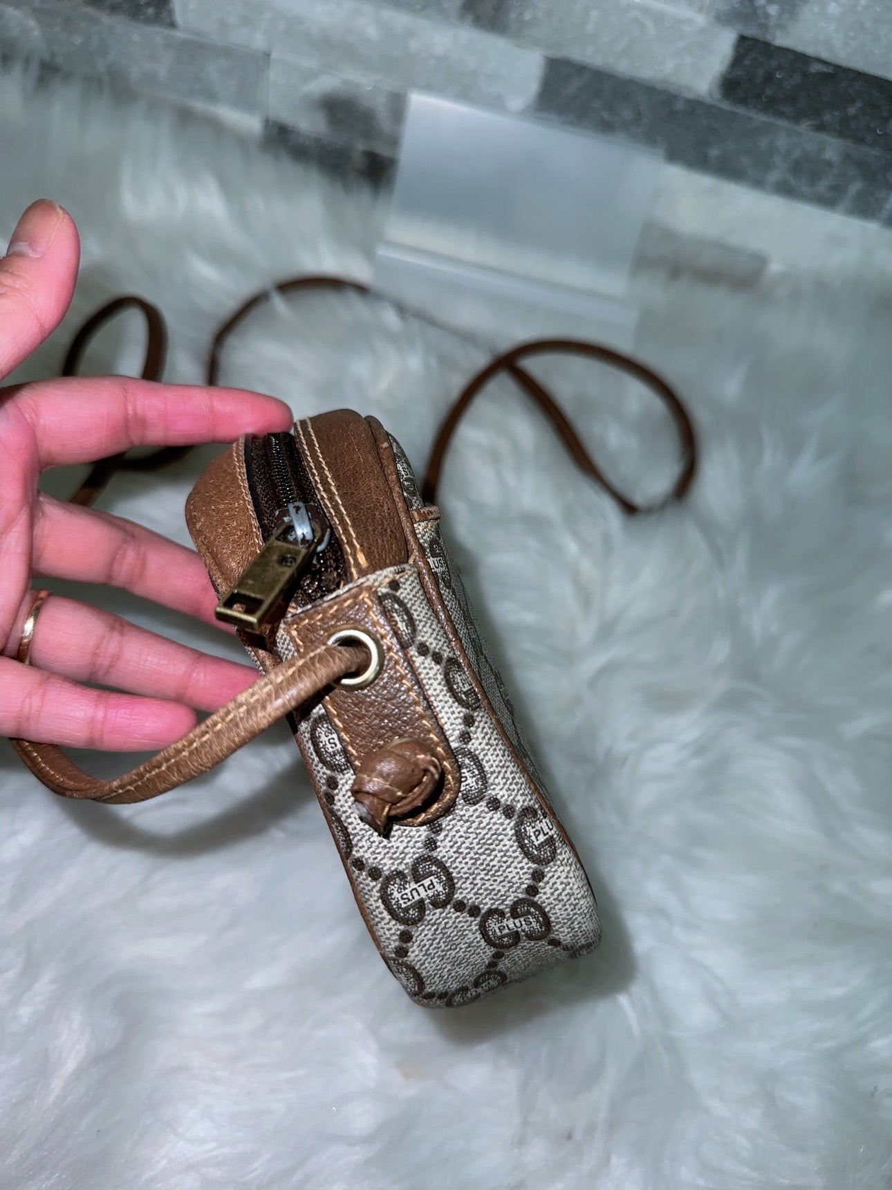 Gucci plus vintage crossbody image 1