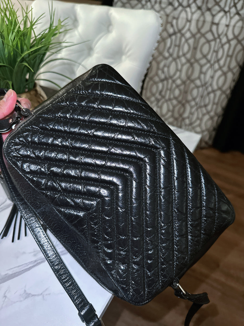 Lou Distress Skin camera bag image 9